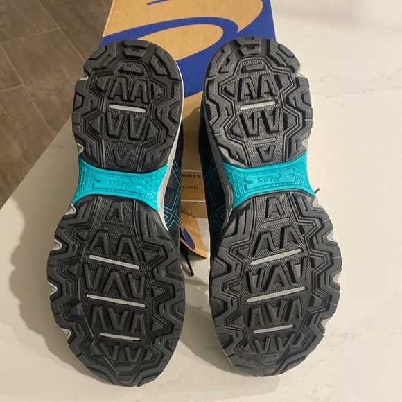 😍NWT😍ASICS SNEAKERS - Picture 6 of 7